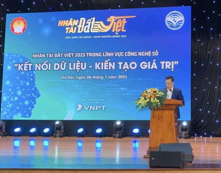 Ông Nguyễn Thiện Nghĩa – Phó Cục trưởng Cục Công nghiệp Công nghệ thông tin và Truyền thông – Bộ Thông tin và Truyền Thông phát biểu tại buổi giao lưu
